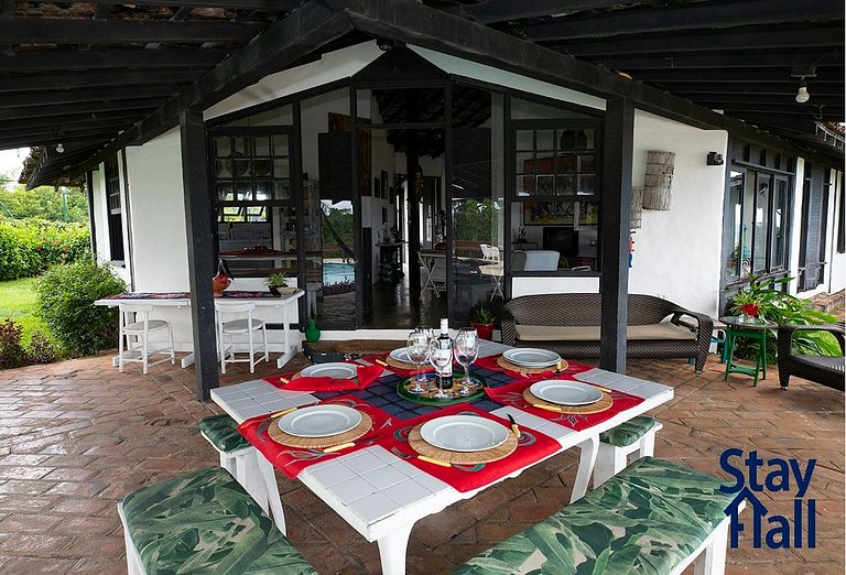 Refúgio Rústico c/ Piscina-3 Suítes-SH015