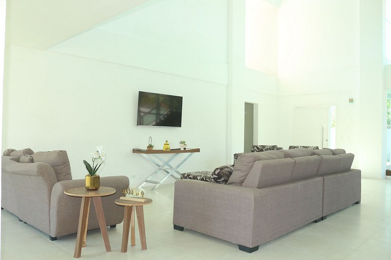 Mansão c Piscina Privativa-6 suites 082M