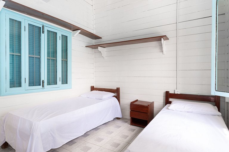 Casa Frente ao Mar com Piscina – 98D