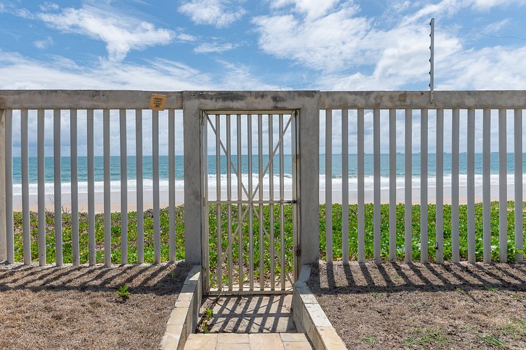 Casa Frente ao Mar com Piscina – 98D