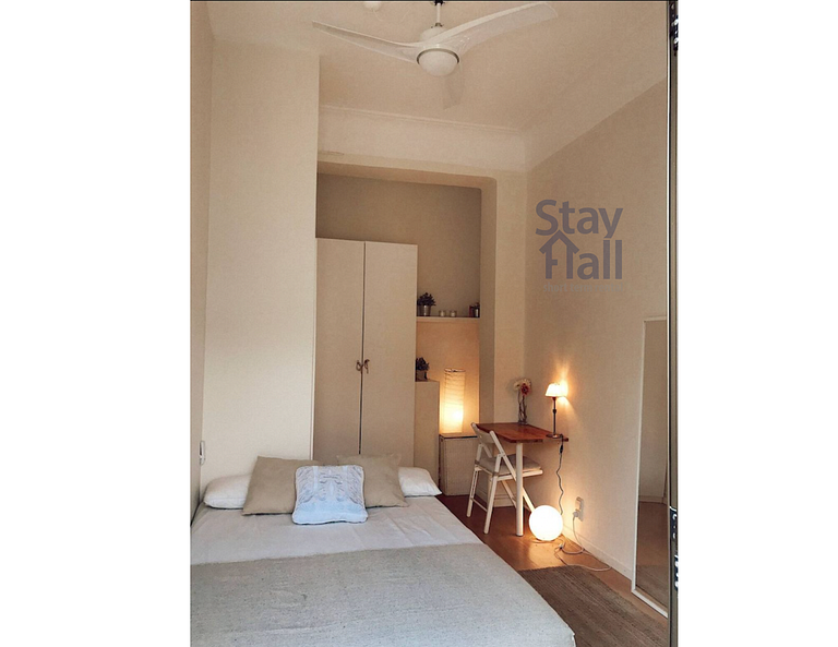 Apartamento Completamente Mobiliado, Amplo E Muito Bem Decor