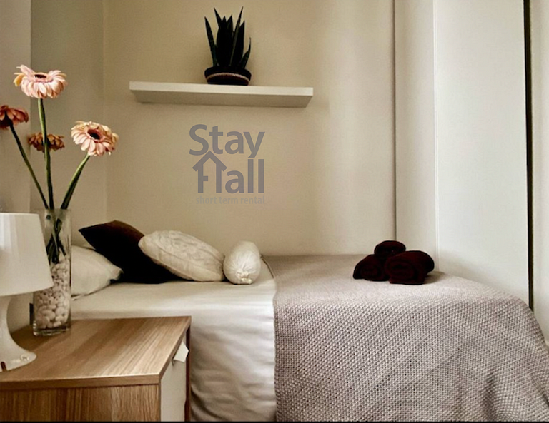 Apartamento Completamente Mobiliado, Amplo E Muito Bem Decor