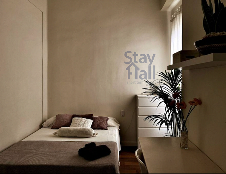 Apartamento Completamente Mobiliado, Amplo E Muito Bem Decor