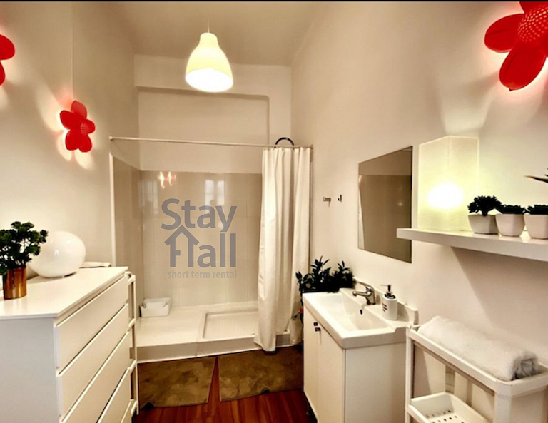 Apartamento Completamente Mobiliado, Amplo E Muito Bem Decor