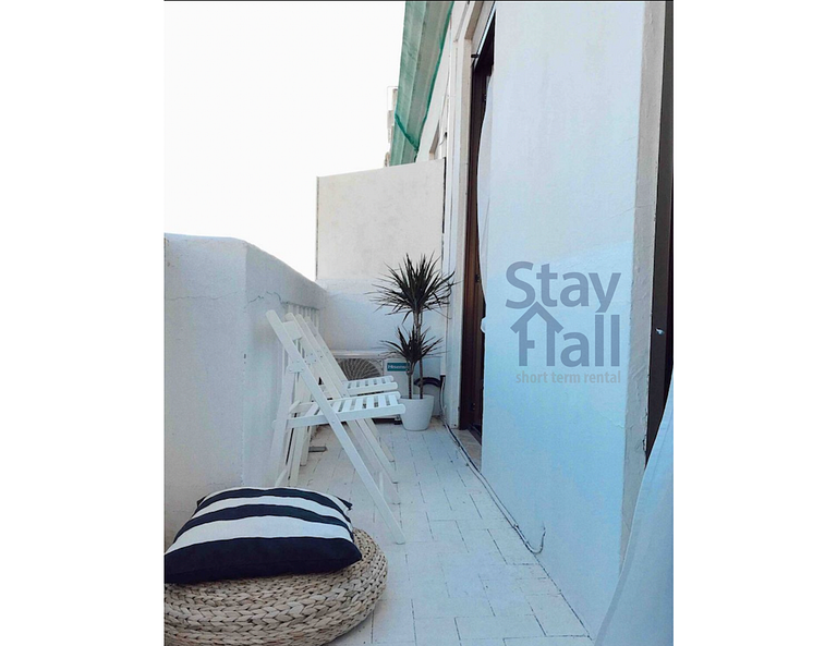 Apartamento Completamente Mobiliado, Amplo E Muito Bem Decor