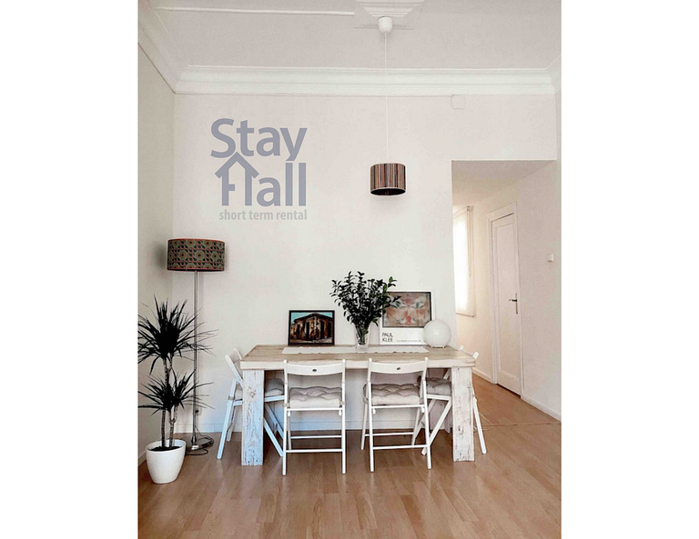 Apartamento Completamente Mobiliado, Amplo E Muito Bem Decor