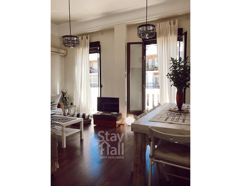 Apartamento Completamente Mobiliado, Amplo E Muito Bem Decor
