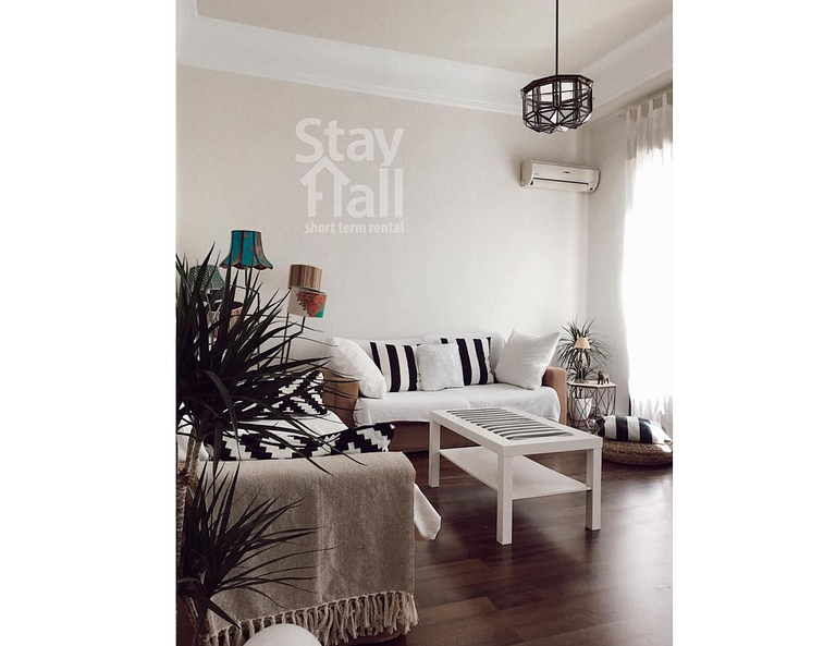 Apartamento Completamente Mobiliado, Amplo E Muito Bem Decor