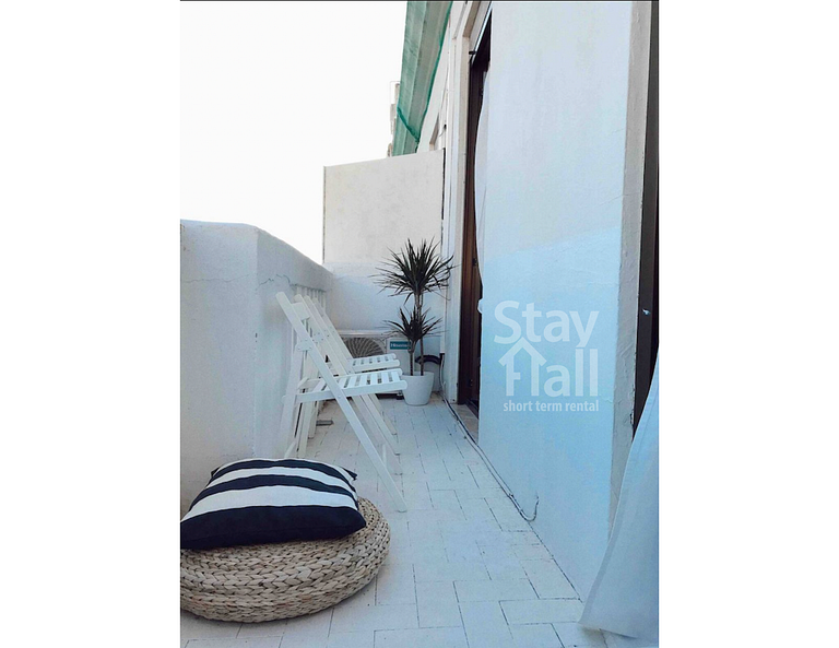 Apartamento Completamente Mobiliado, Amplo E Muito Bem Decor