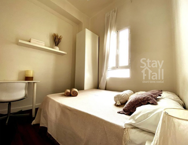 Apartamento Completamente Mobiliado, Amplo E Muito Bem Decor