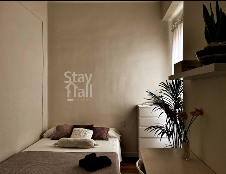 Apartamento Completamente Mobiliado, Amplo E Muito Bem Decor