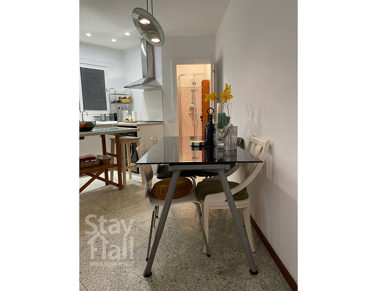 Apartamento Completamente Mobiliado Em Barcelona – Pronto Pa