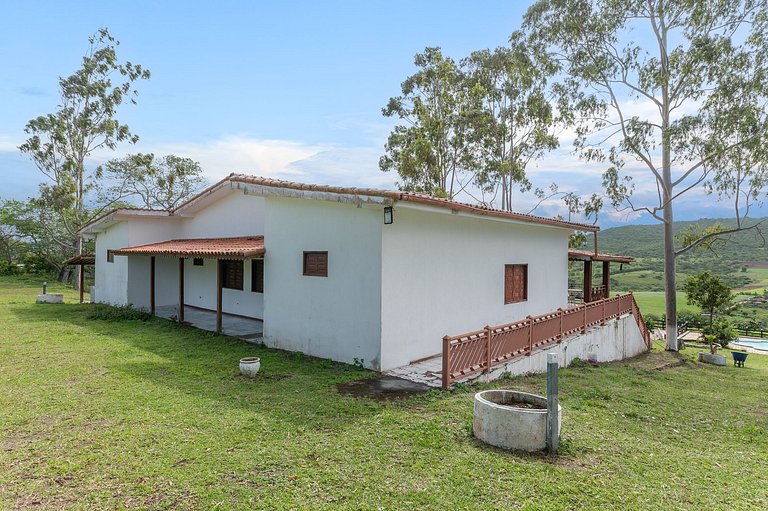 Bela Casa de Campo com Piscina-5 Quartos-SH106D