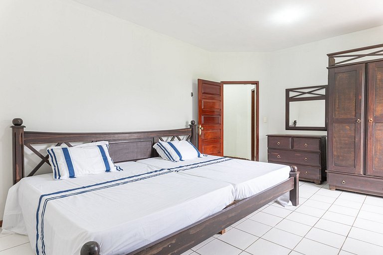 Casa de Campo com Piscina 5 Quartos-SH106D