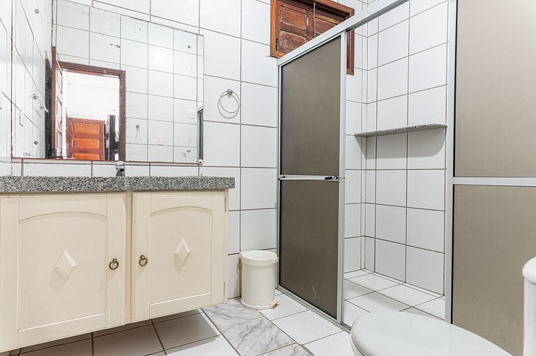 Bela Casa com Piscina-5 Quartos-SH106D