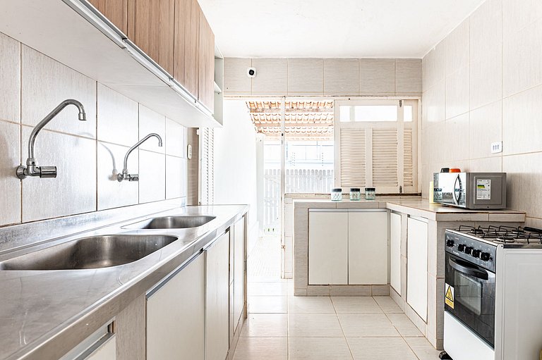 Bela Casa-3Qrts-Piscina Privada-120M da Praia-145M