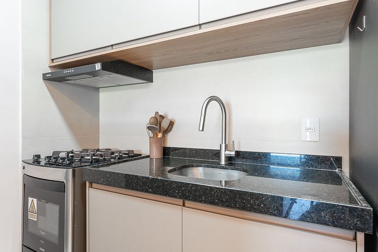 2BR Beachfront Apt Carneiros - SH155