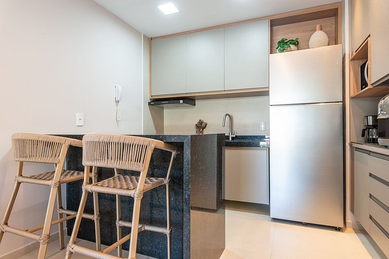 2BR Beachfront Apt Carneiros - SH155