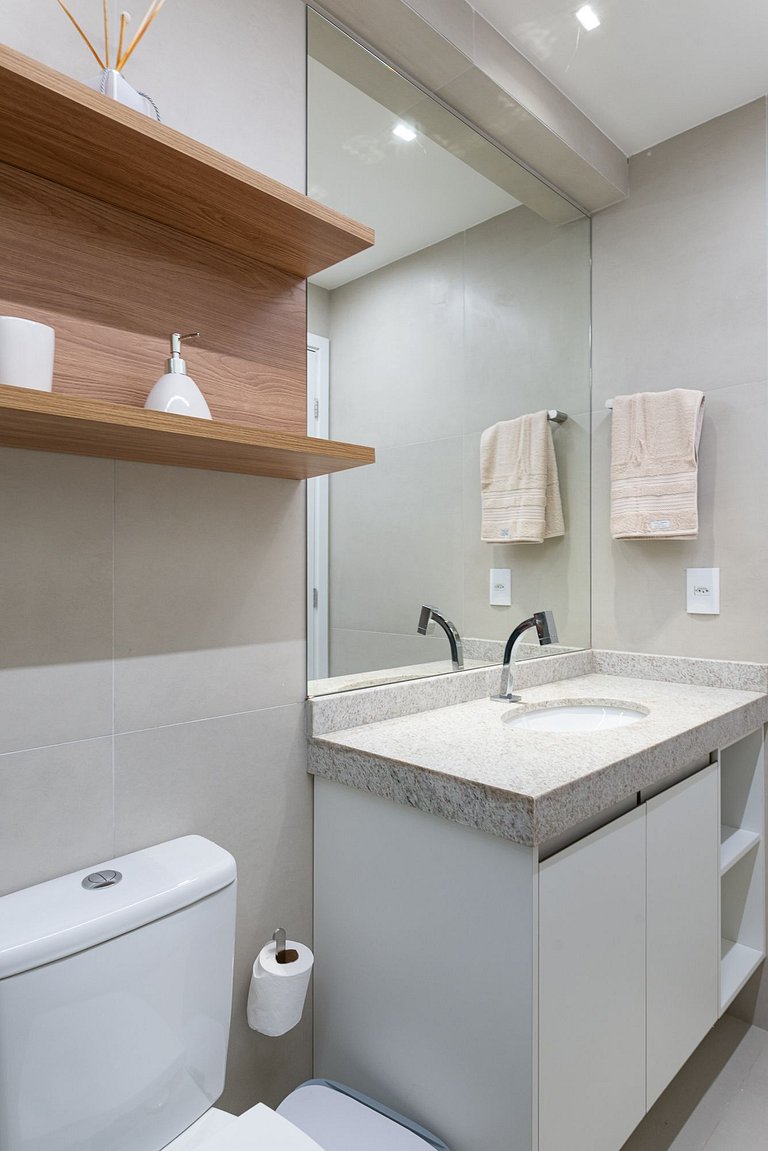 Flat 2 quartos-Cond. beira-mar em Carneiros-SH155