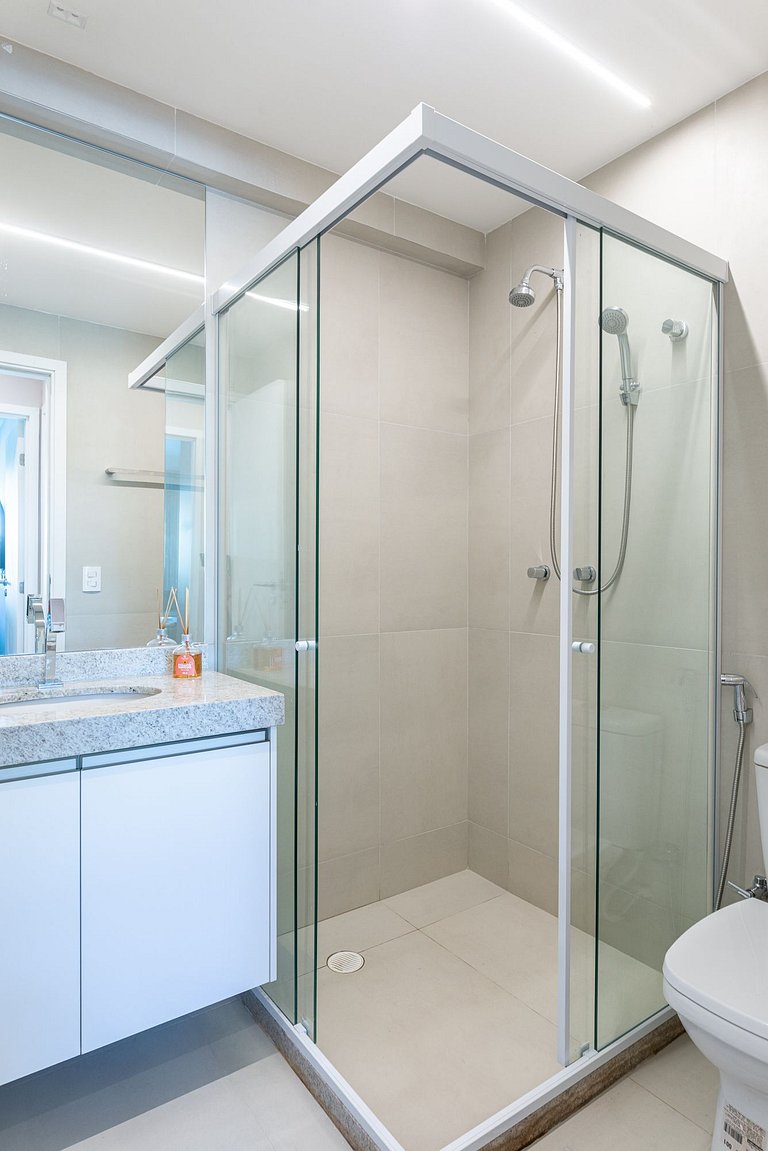 2BR Beachfront Apt Carneiros - SH155