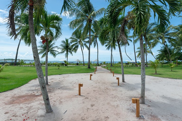 2BR Beachfront Apt Carneiros - SH155