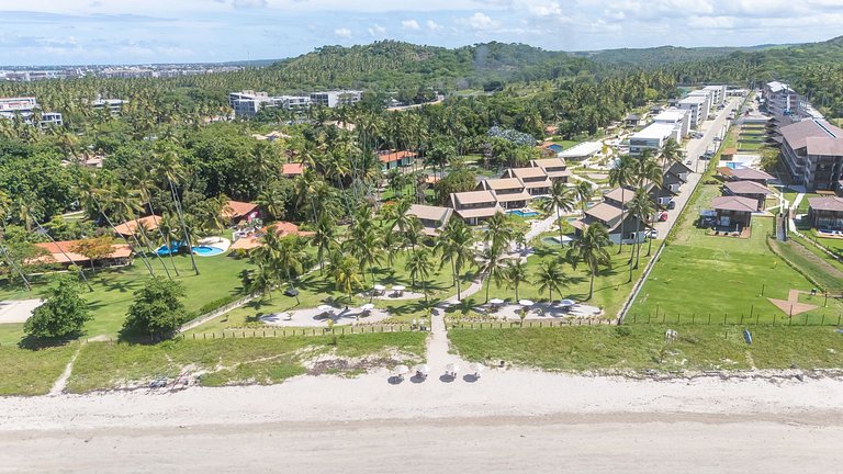 2BR Beachfront Apt Carneiros - SH155