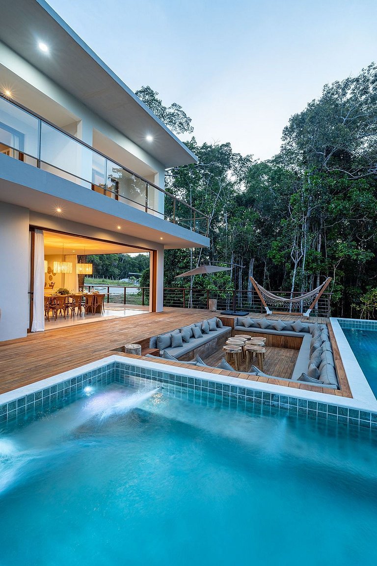 Casa Luxo 5 suítes com piscina e funcionária-159M