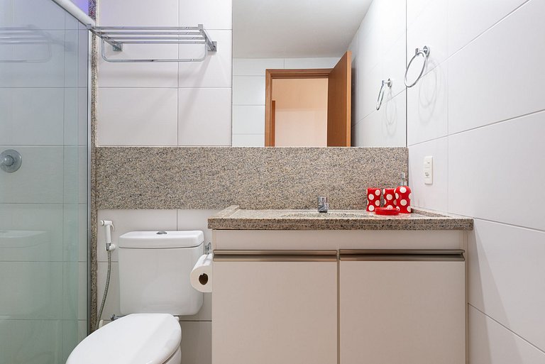 Ap conforto 2 quartos com varanda no OKA - 170D